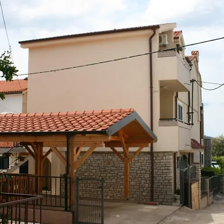 4198a * Vodice